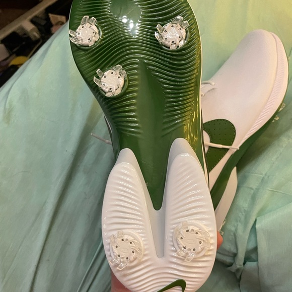 New size 10 cleats - Picture 3 of 4